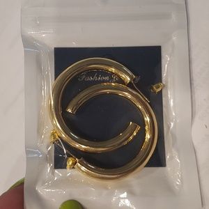 NWT gold earrings 2 inch